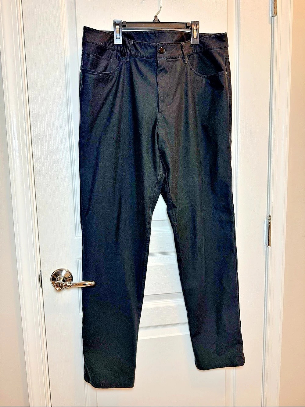 Lululemon Menās Warpstreme Pants Black Size 36 Straight Leg Stretch 5 pockets